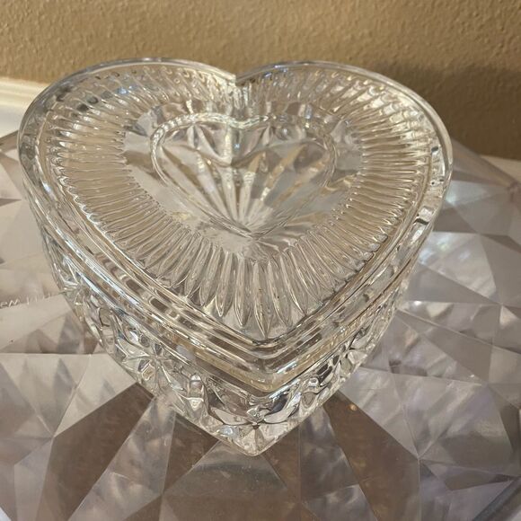 Glass Crystal Large Heart Trinket Box with Lid 7x7 Gorgeous!! - Picture 8 of 14